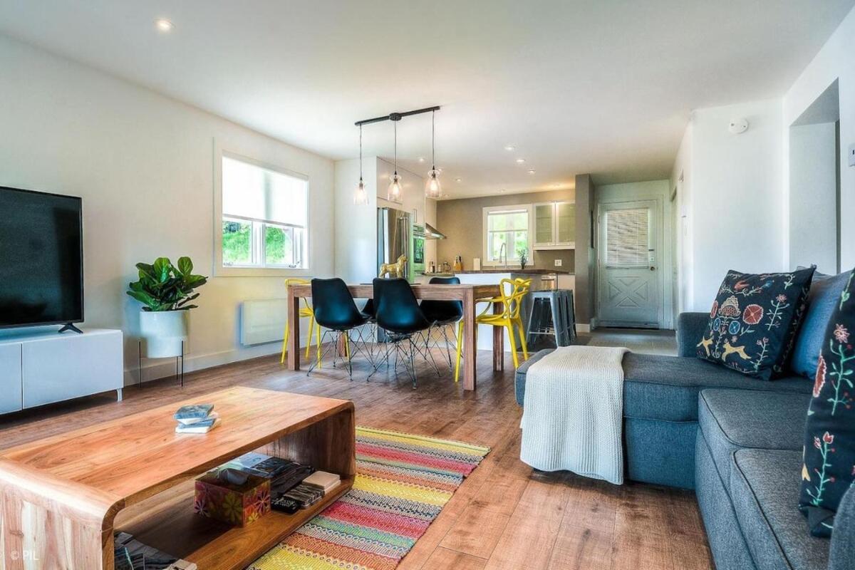 Amazing Lakemountain View 5min To Tremblant464 Holiday home