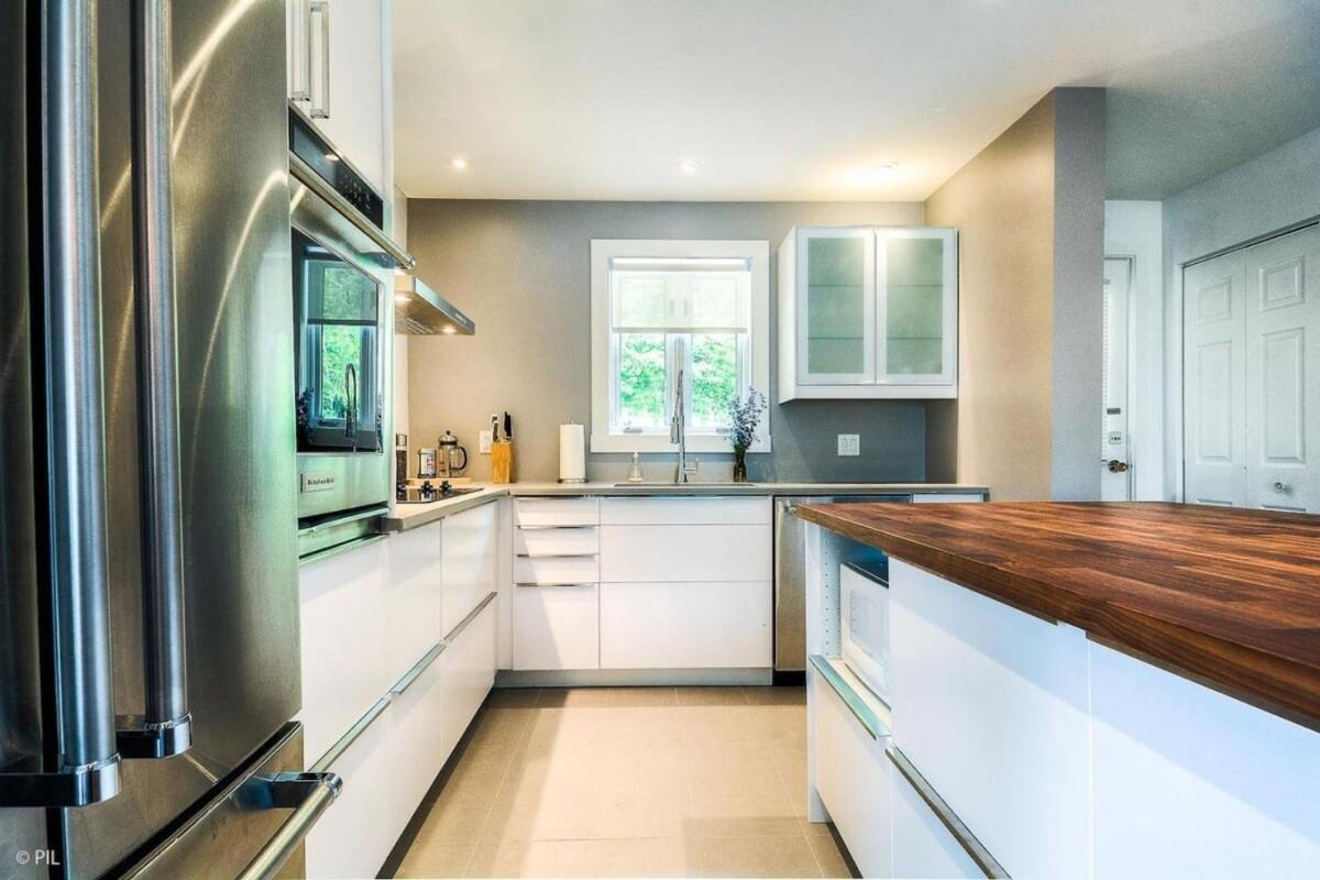 Holiday home Amazing Lakemountain View 5min To Tremblant464