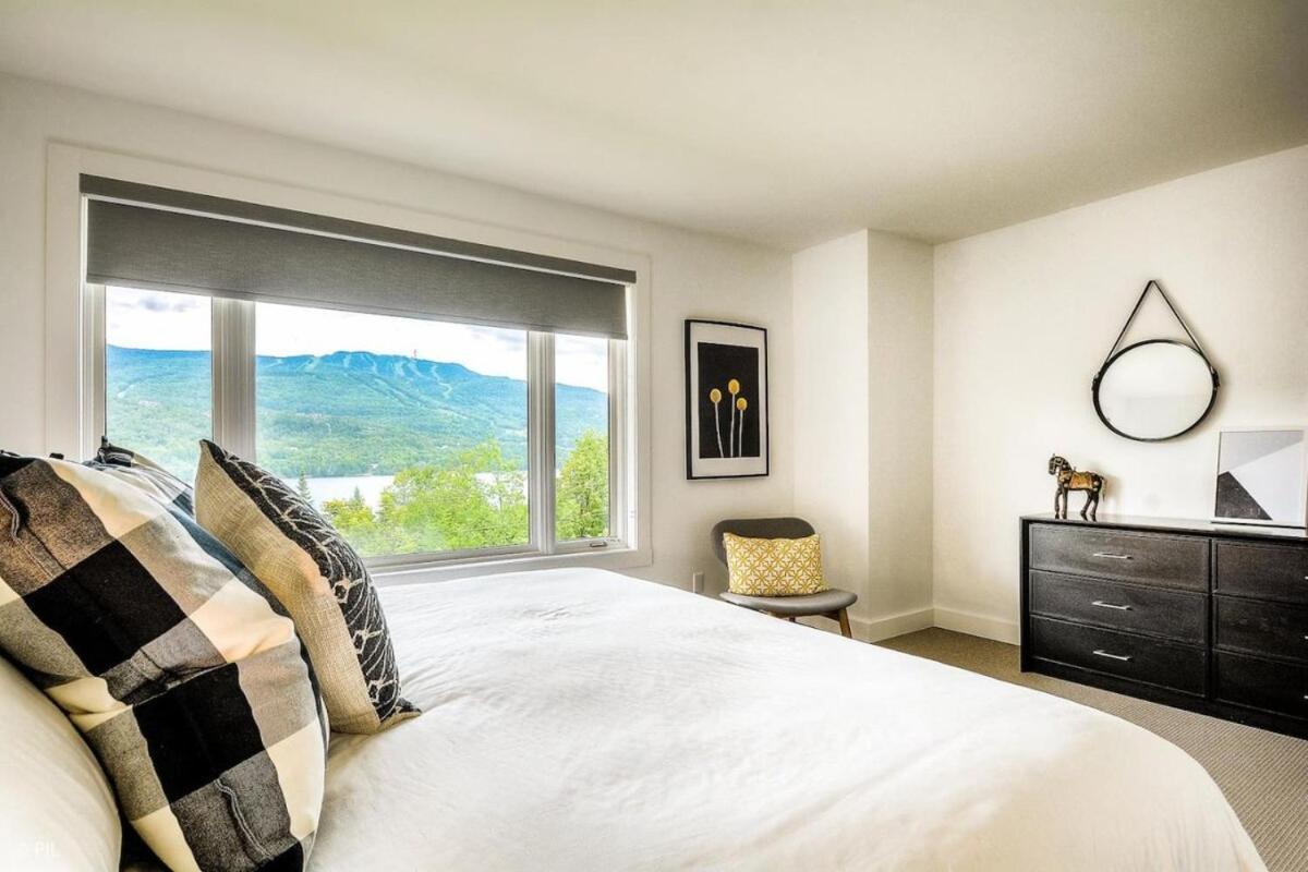 Holiday home Amazing Lakemountain View 5min To Tremblant464